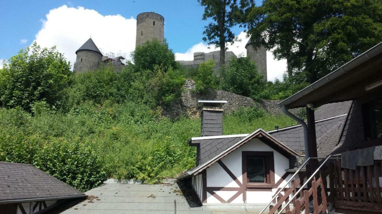 Hotel Df Am Ring Nuerburg Esterno foto
