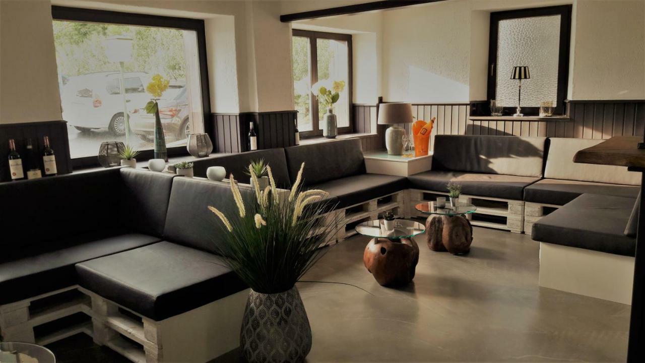 Hotel Df Am Ring Nuerburg Esterno foto